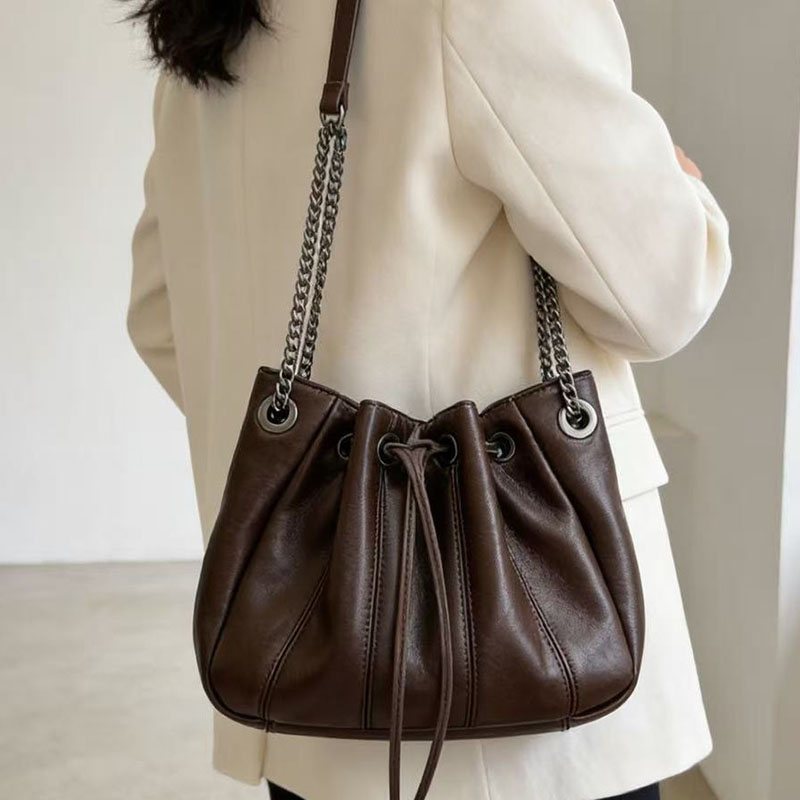 Chain Crossbody Quilted - Модная сумка-ведро на шнурке, роскошная стеганая