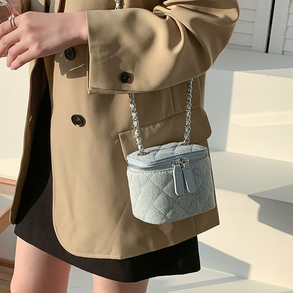 Chain Crossbody Quilted - Маленькая стеганая коробка через плечо для