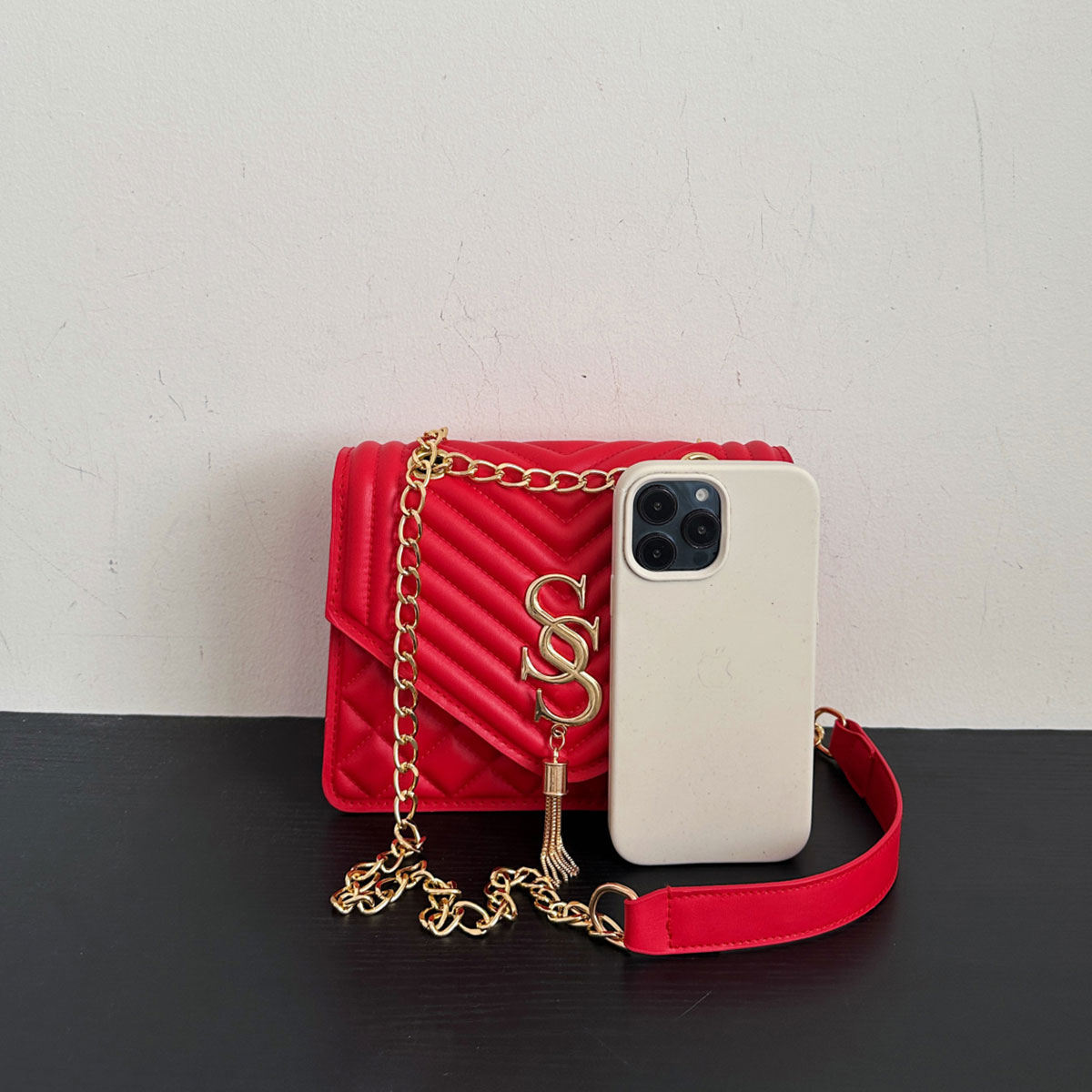 Изысканная стеганая сумка-крос – обзор и цена Chain Crossbody Quilted