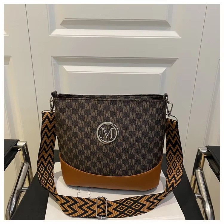 Элегантная женская сумка через – обзор и цена Luxury Bags Louis Vuitton