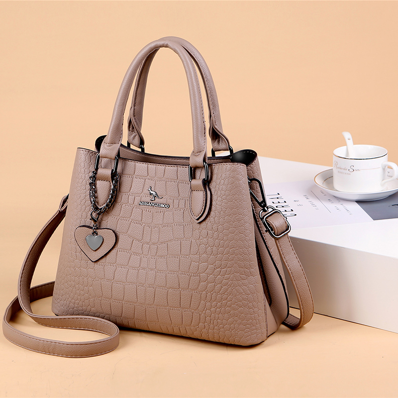 Натуральная брендовая кожа 3-с – обзор и цена Luxury Bags Louis Vuitton