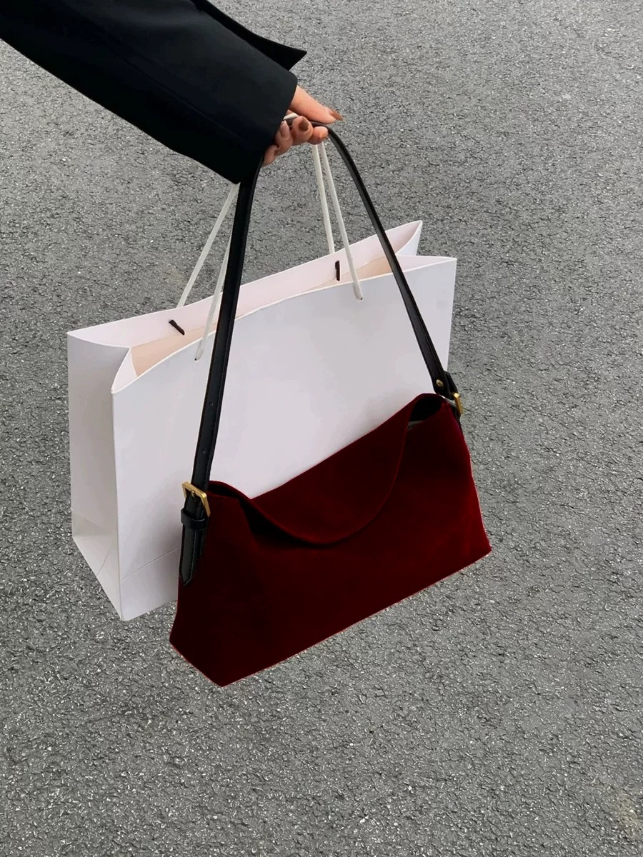 Модная красная замшевая сумка  – обзор и цена Luxury Bags Sale