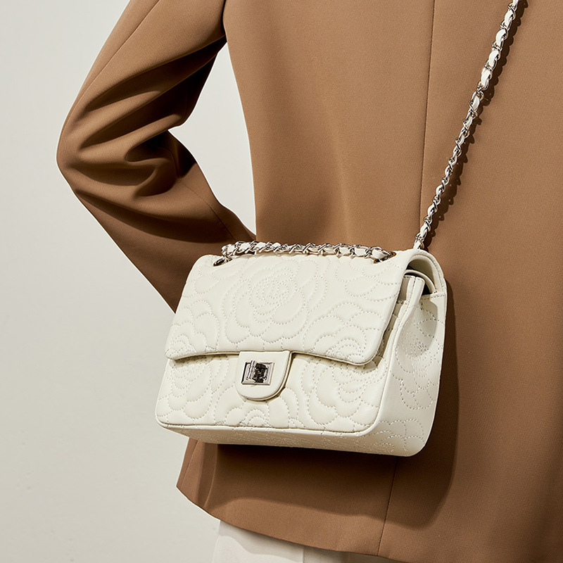 Сумка на плечо из овечьей кожи – обзор и цена Chain Crossbody Quilted