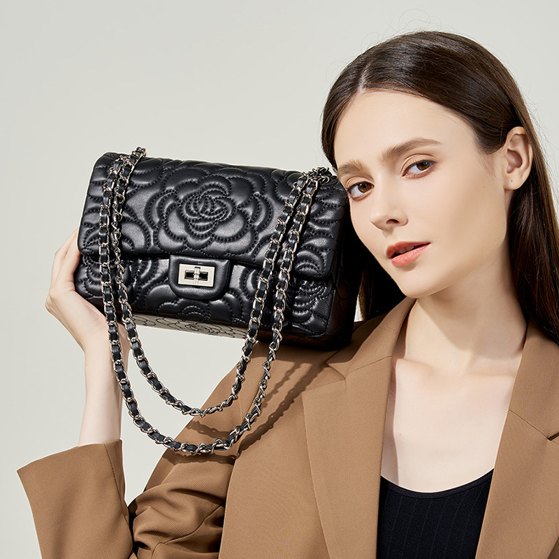 Сумка на плечо из овечьей кожи – обзор и цена Chain Crossbody Quilted
